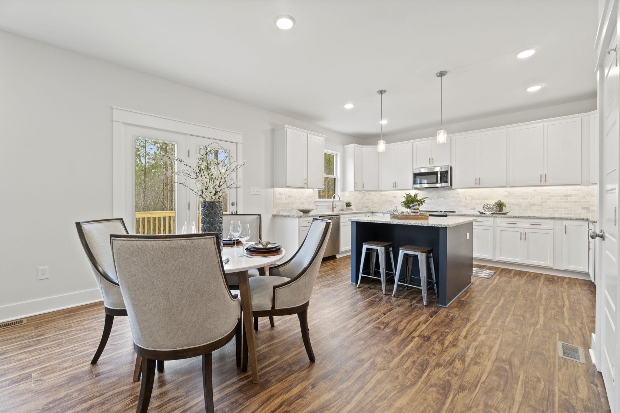 kitchen and eat-in area